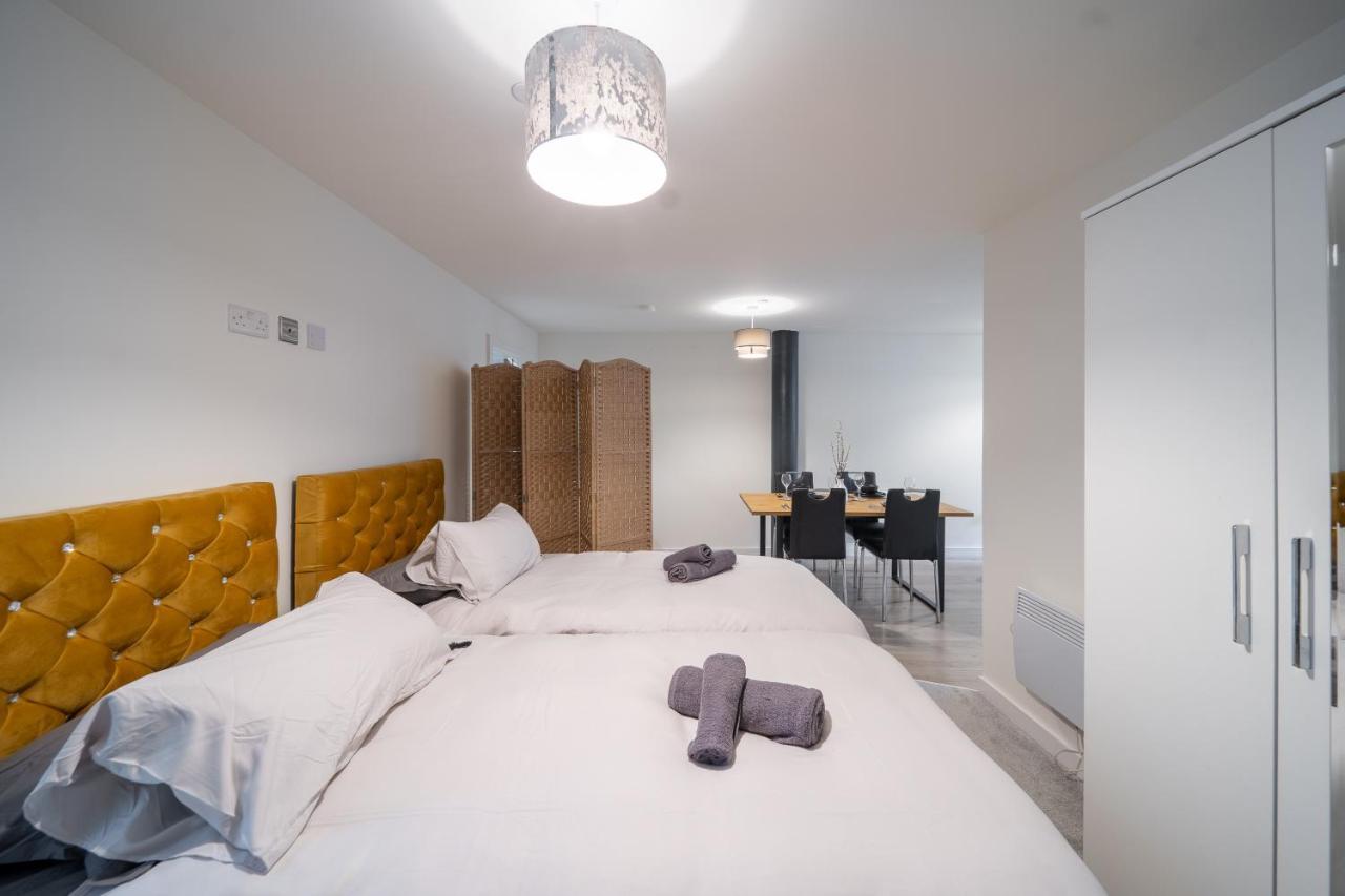 Bv Spacious 1-Bedroom Apartment Close To Town Center - Sleeps 6 แบรดฟอร์ด ภายนอก รูปภาพ