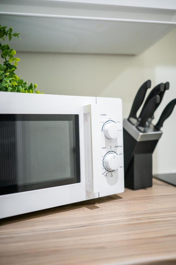 Bv Spacious 1-Bedroom Apartment Close To Town Center - Sleeps 6 แบรดฟอร์ด ภายนอก รูปภาพ