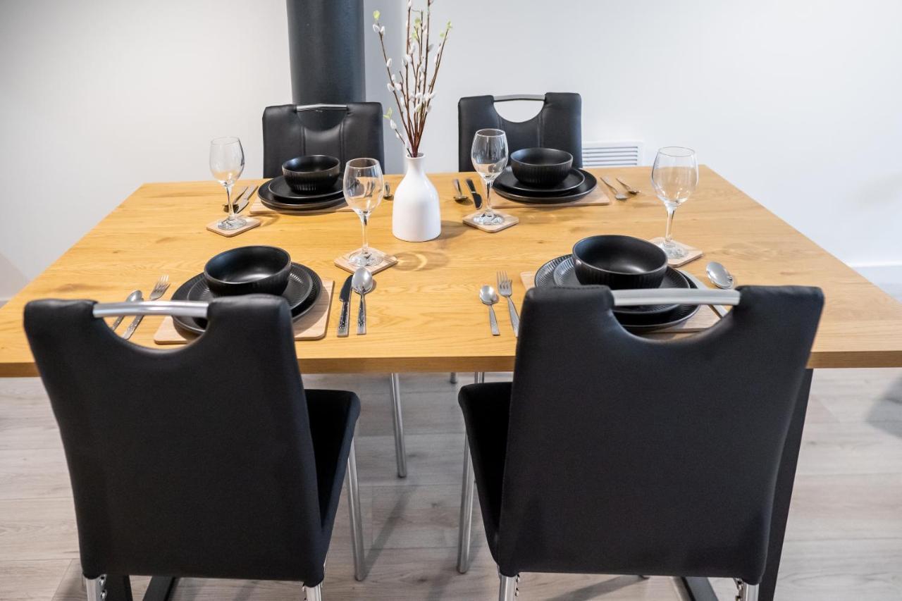 Bv Spacious 1-Bedroom Apartment Close To Town Center - Sleeps 6 แบรดฟอร์ด ภายนอก รูปภาพ
